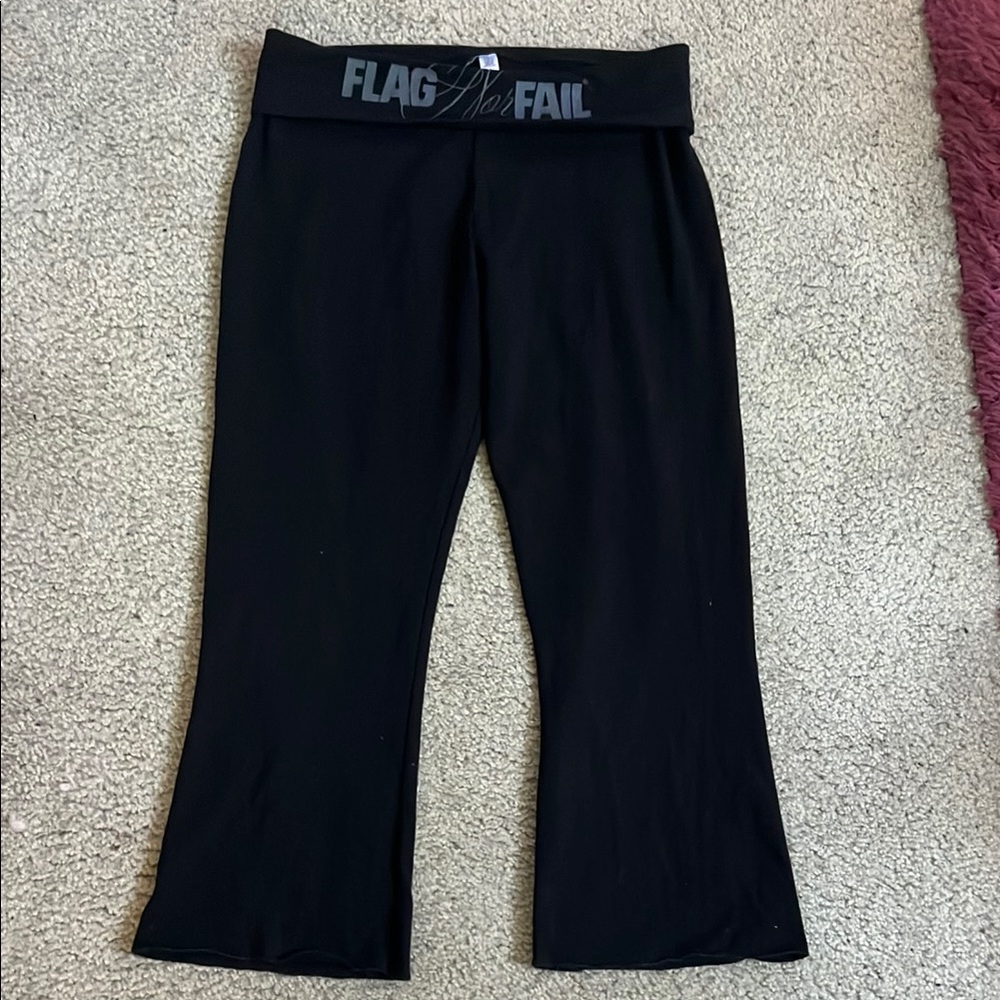 Vintage Flag Nor Fail Black yoga pants